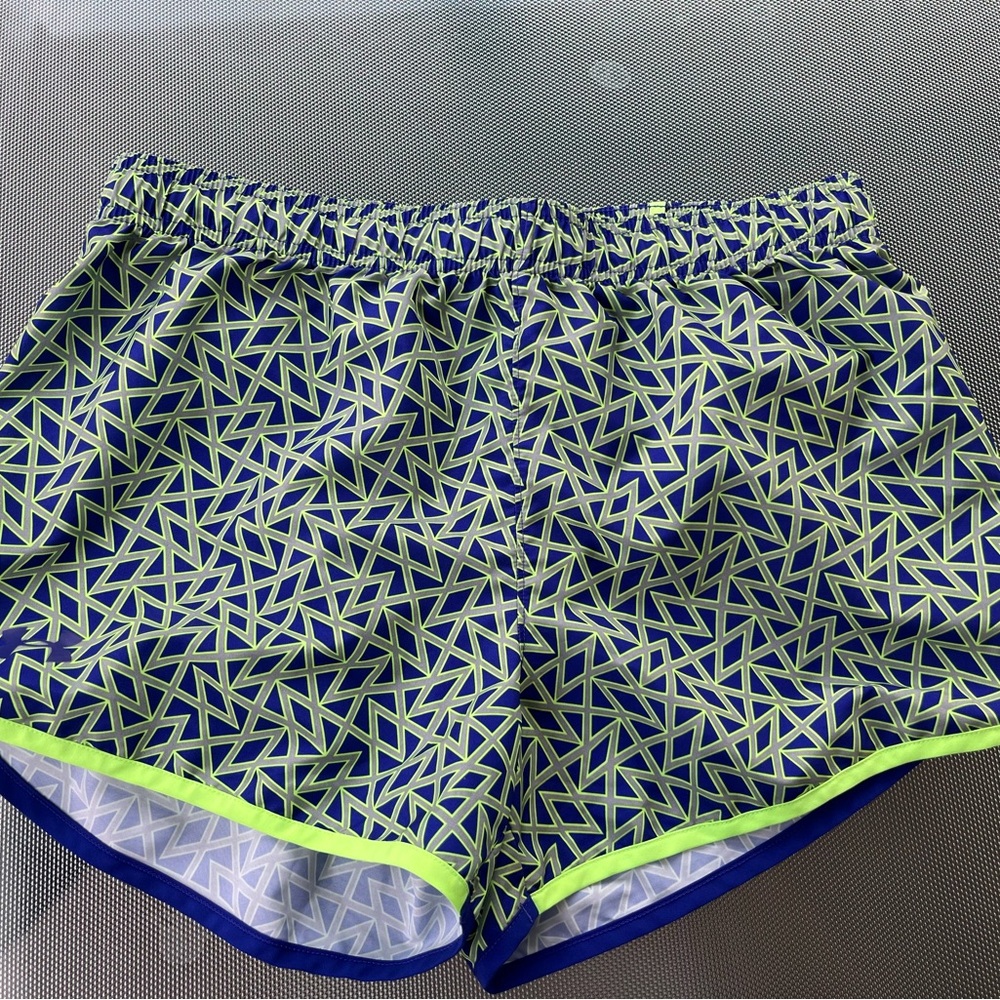 Under Armour headgear loose shorts youth XL